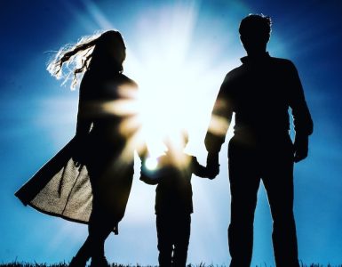 استراتيجيات لتعزيز الحياة الزوجية السعيدة